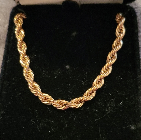 Lindenwold's Gold-tone Necklace - Picture 1 of 5